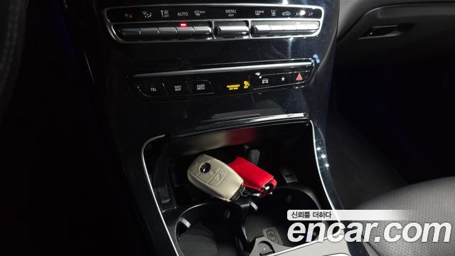 Mercedes-Benz GLC-Class GLC300e 4MATIC