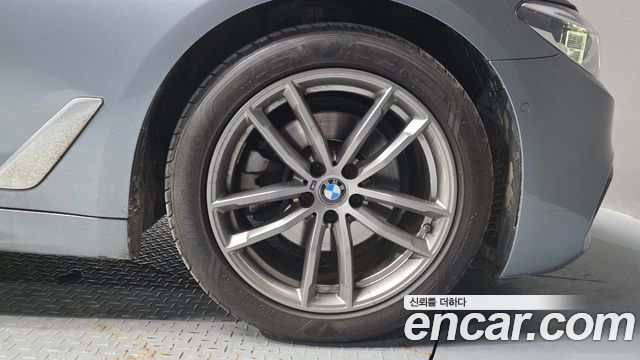 BMW 5-Series 520d xDrive M Sport Package Plus