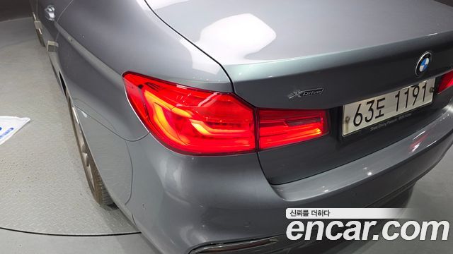 BMW 5-Series 520d xDrive M Sport Package Plus