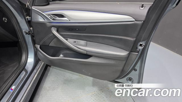 BMW 5-Series 520d xDrive M Sport Package Plus