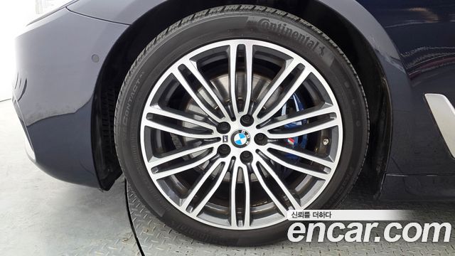 BMW 5-Series 530i xDrive M Sport Package Plus
