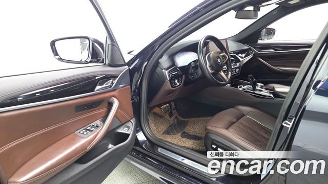 BMW 5-Series 530i xDrive M Sport Package Plus