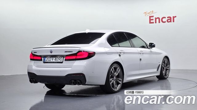BMW 5-Series M550i xDrive