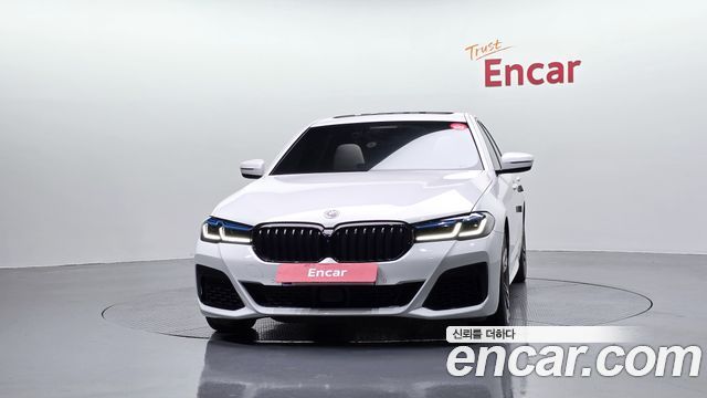 BMW 5-Series M550i xDrive