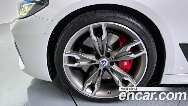 BMW 5-Series M550i xDrive