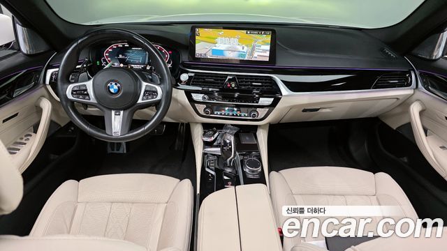 BMW 5-Series M550i xDrive