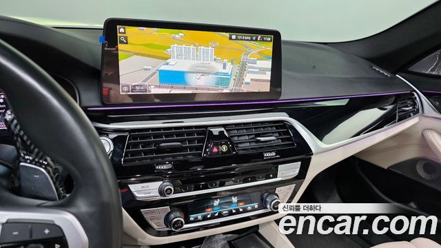BMW 5-Series M550i xDrive