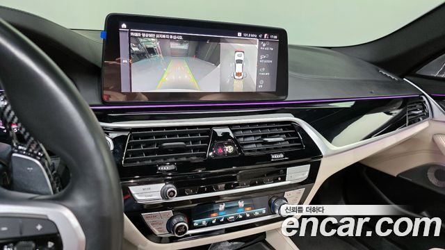 BMW 5-Series M550i xDrive