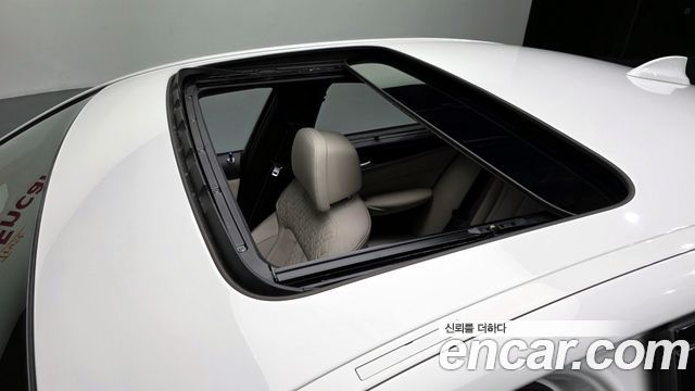 BMW 5-Series M550i xDrive