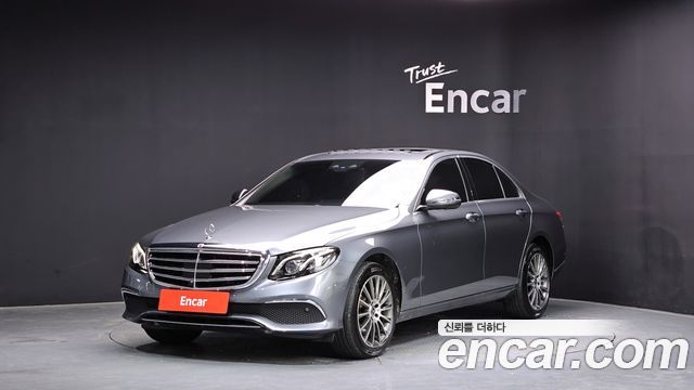 Mercedes-Benz E-Class E300 4MATIC Exclusive