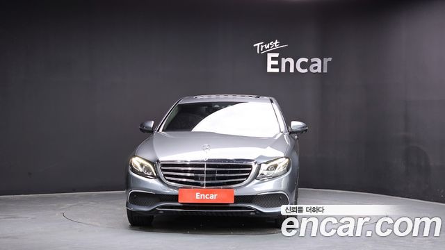 Mercedes-Benz E-Class E300 4MATIC Exclusive
