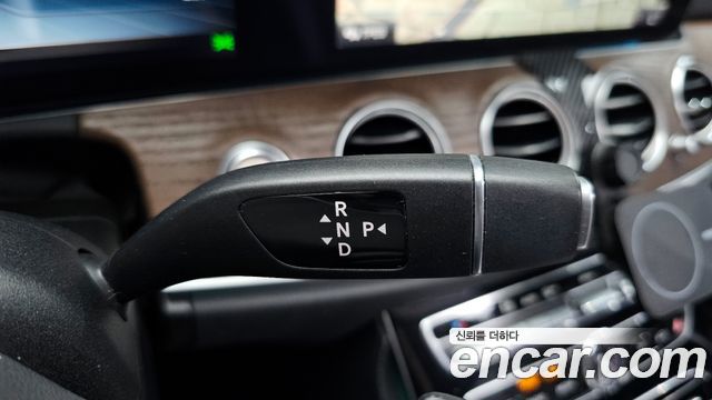 Mercedes-Benz E-Class E300 4MATIC Exclusive