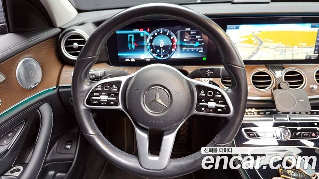 Mercedes-Benz E-Class E300 4MATIC Exclusive