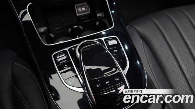 Mercedes-Benz E-Class E300 4MATIC Exclusive