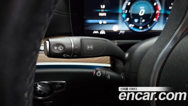 Mercedes-Benz E-Class E300 4MATIC Exclusive