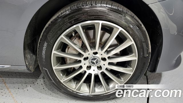 Mercedes-Benz E-Class E300 4MATIC Exclusive