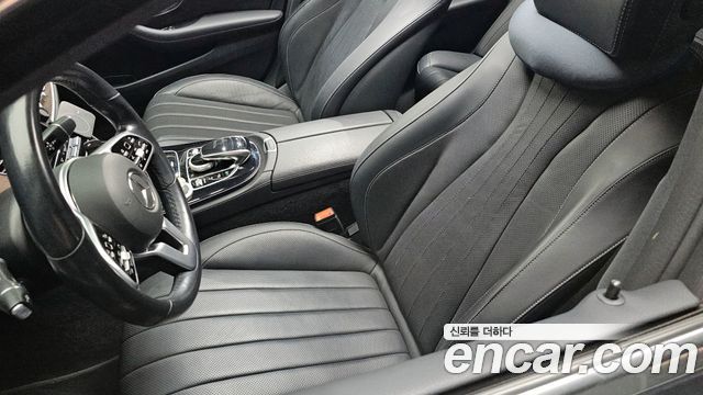 Mercedes-Benz E-Class E300 4MATIC Exclusive