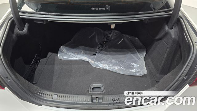 Mercedes-Benz E-Class E350 4MATIC AMG Line