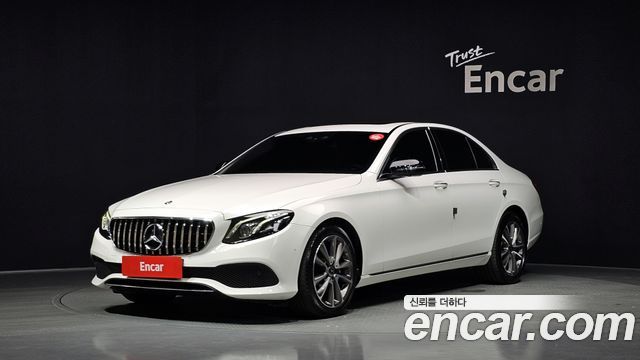 Mercedes-Benz E-Class E300 4MATIC Avnatgarde