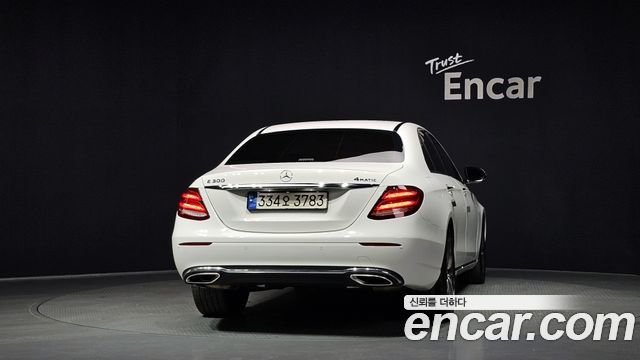 Mercedes-Benz E-Class E300 4MATIC Avnatgarde