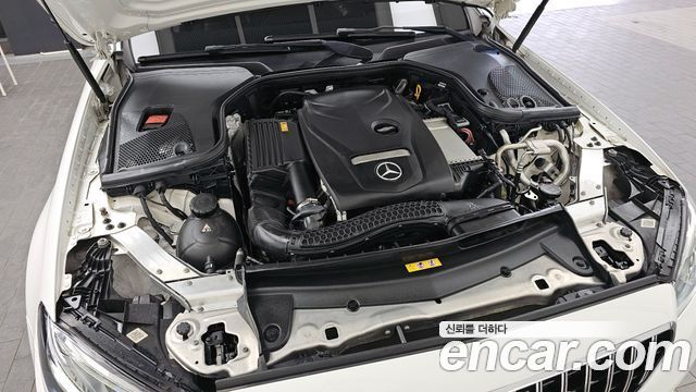 Mercedes-Benz E-Class E300 4MATIC Avnatgarde