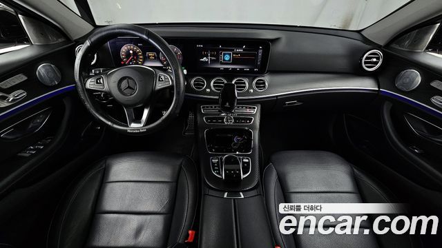 Mercedes-Benz E-Class E300 4MATIC Avnatgarde