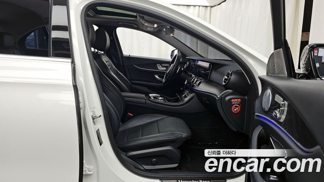 Mercedes-Benz E-Class E300 4MATIC Avnatgarde