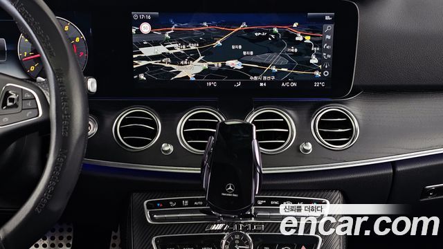 Mercedes-Benz E-Class E300 4MATIC Avnatgarde