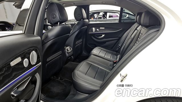 Mercedes-Benz E-Class E300 4MATIC Avnatgarde