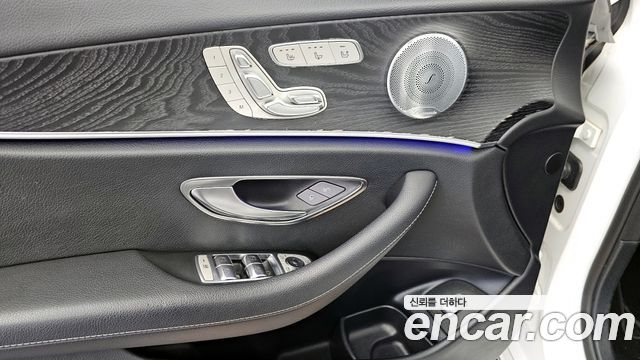 Mercedes-Benz E-Class E300 4MATIC Avnatgarde