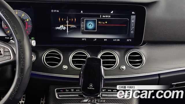 Mercedes-Benz E-Class E300 4MATIC Avnatgarde