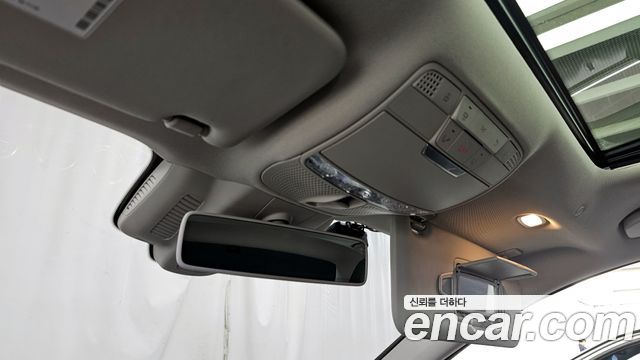 Mercedes-Benz E-Class E300 4MATIC Avnatgarde