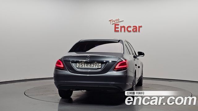 Mercedes-Benz C-Class C200