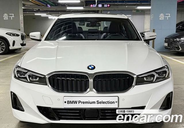 BMW 3-Series 320i