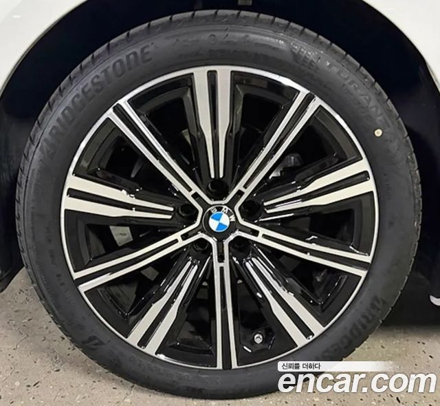 BMW 3-Series 320i
