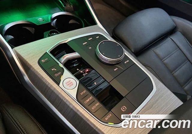 BMW 3-Series 320i