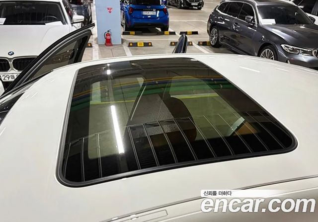 BMW 3-Series 320i