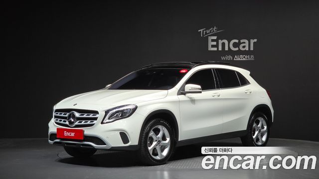 Mercedes-Benz GLA-Class GLA220