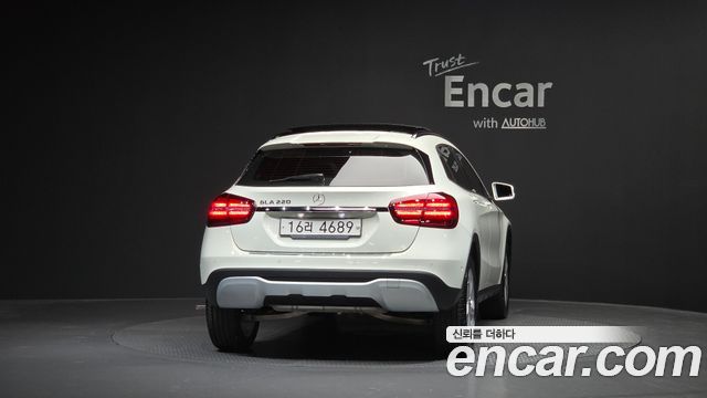 Mercedes-Benz GLA-Class GLA220