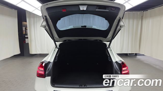 Mercedes-Benz GLA-Class GLA220