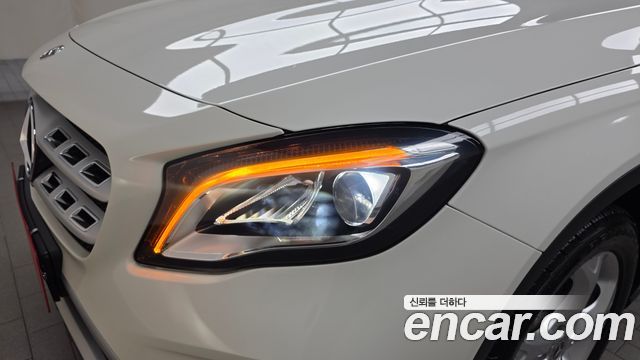 Mercedes-Benz GLA-Class GLA220