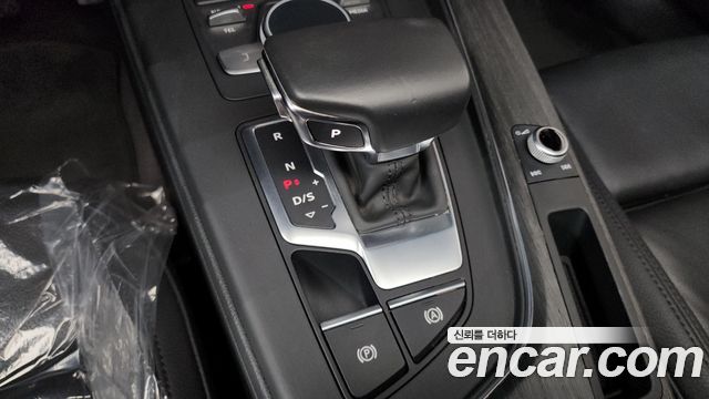 Audi A4 30 TDI Premium