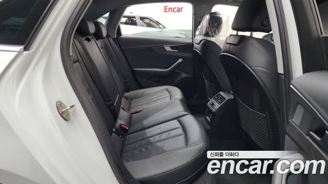 Audi A4 30 TDI Premium