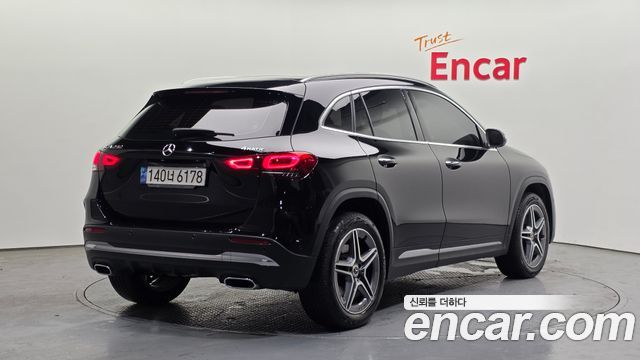 Mercedes-Benz GLA-Class GLA250 4MATIC