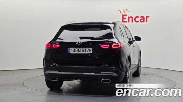 Mercedes-Benz GLA-Class GLA250 4MATIC