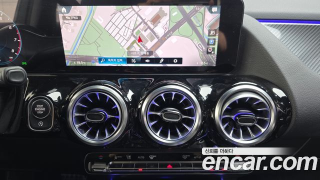Mercedes-Benz GLA-Class GLA250 4MATIC
