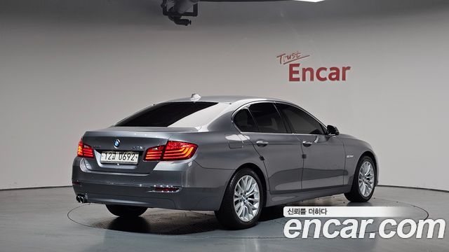 BMW 5-Series 528i xDrive Luxury Plus