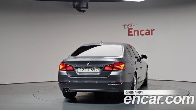 BMW 5-Series 528i xDrive Luxury Plus