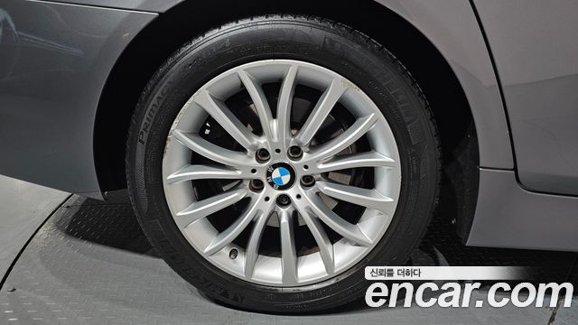 BMW 5-Series 528i xDrive Luxury Plus