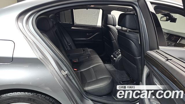 BMW 5-Series 528i xDrive Luxury Plus